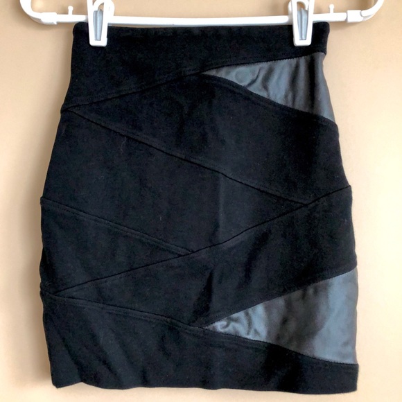 Aritzia | Tatula skirt - Picture 1 of 2